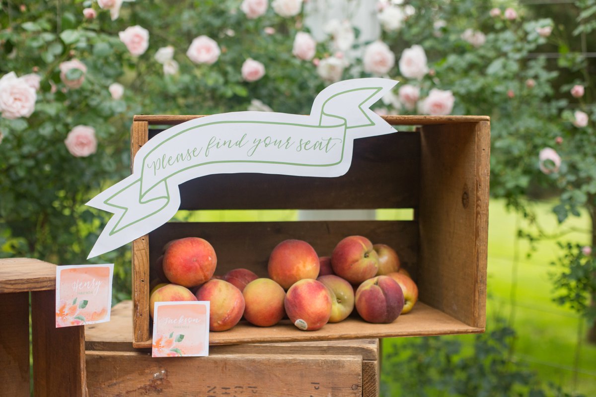 Romantic & Elegant Peach & Coral Wedding Ideas via TheELD.com
