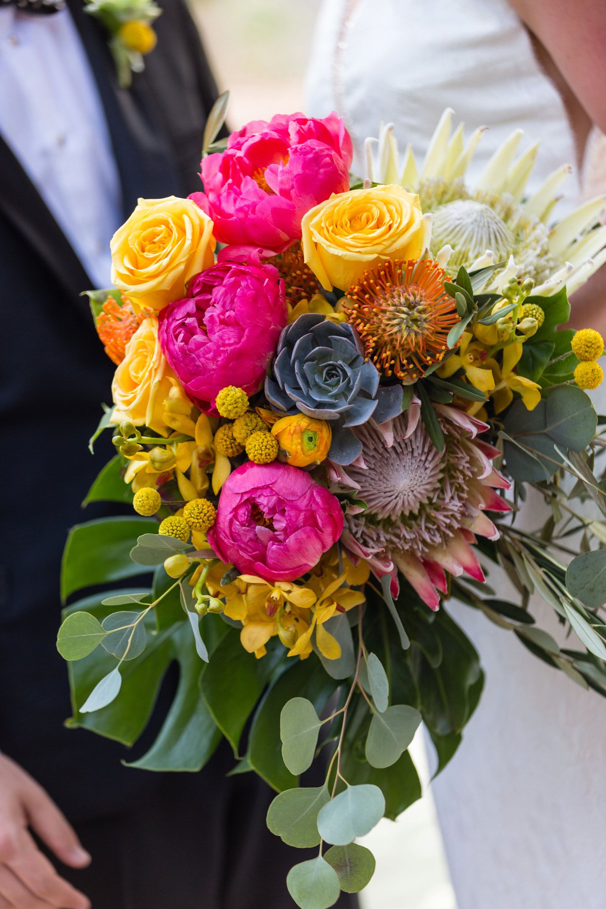 Vibrant Jungle Inspired Palm Springs Wedding via TheELD.com