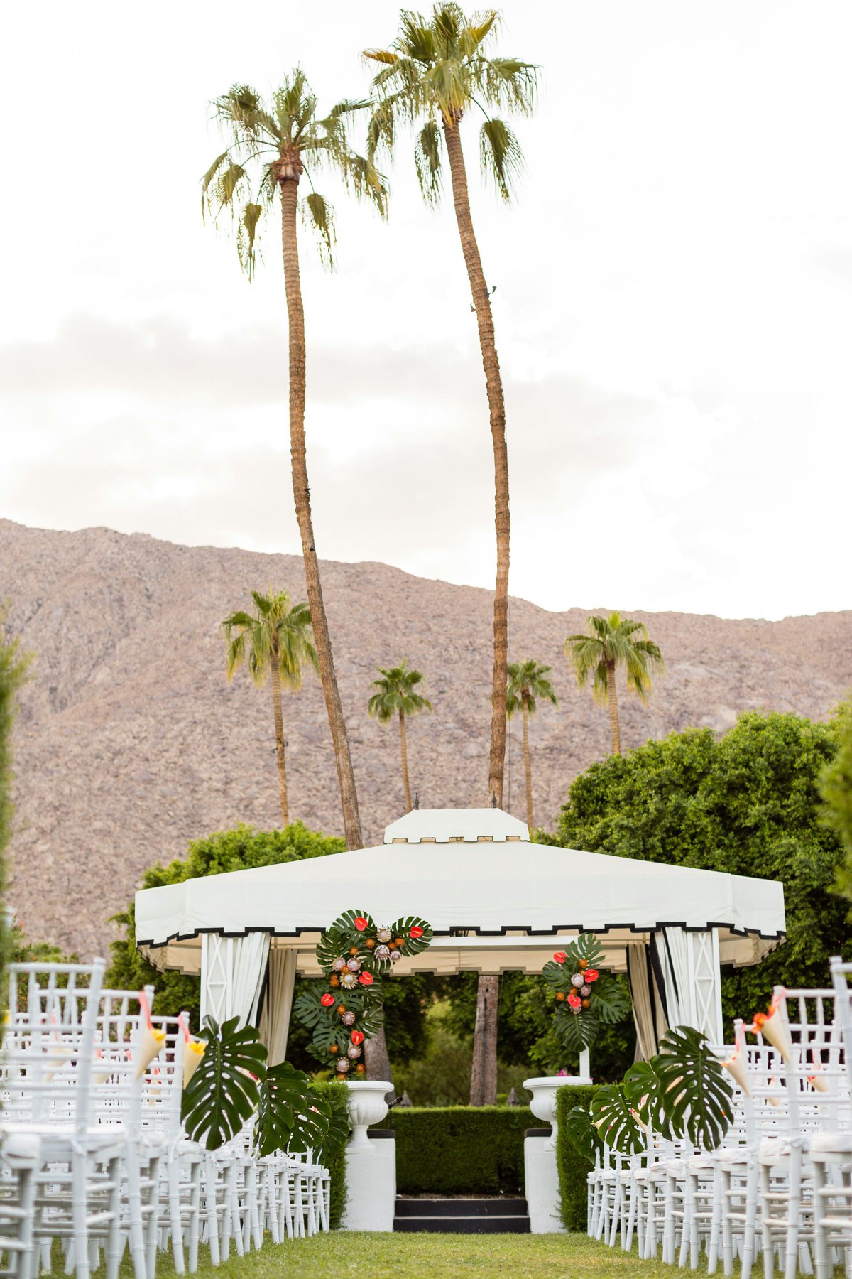 Vibrant Jungle Inspired Palm Springs Wedding via TheELD.com