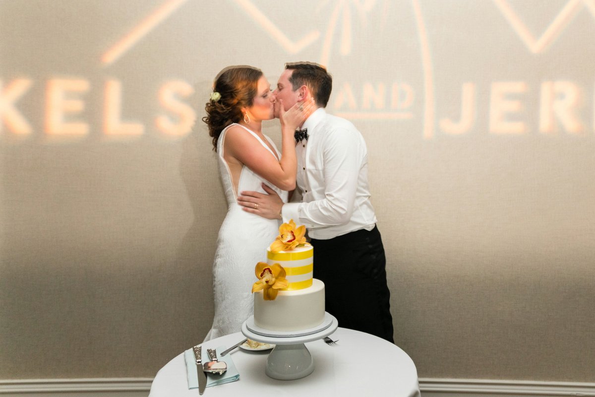 Vibrant Jungle Inspired Palm Springs Wedding via TheELD.com