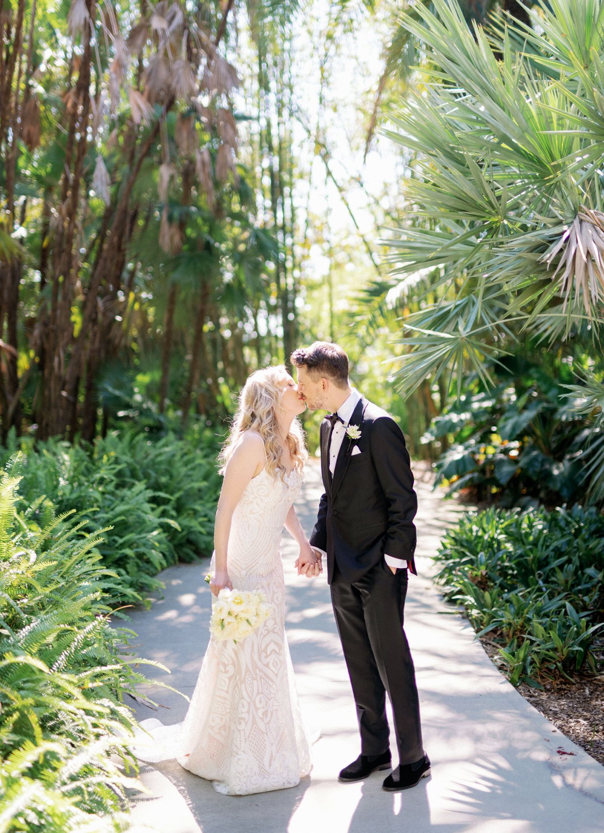 A White Modern Romantic Sarasota Wedding via TheELD.com