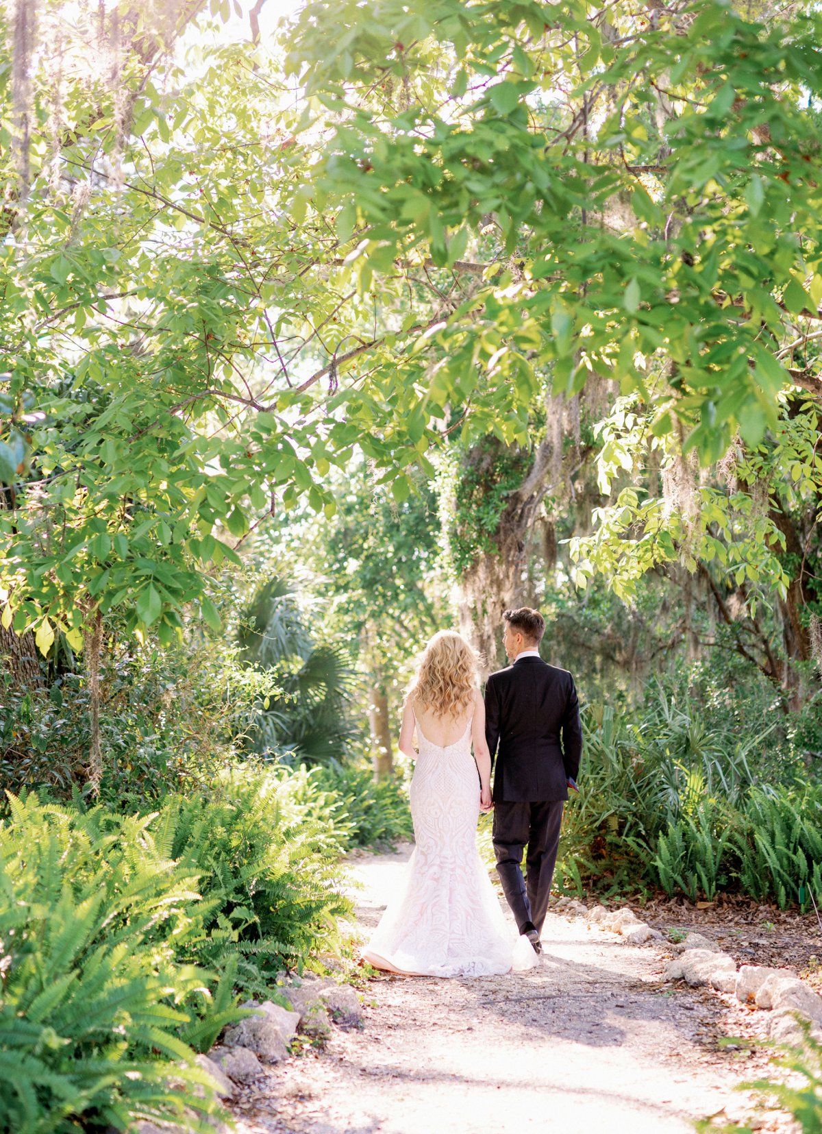 A White Modern Romantic Sarasota Wedding via TheELD.com