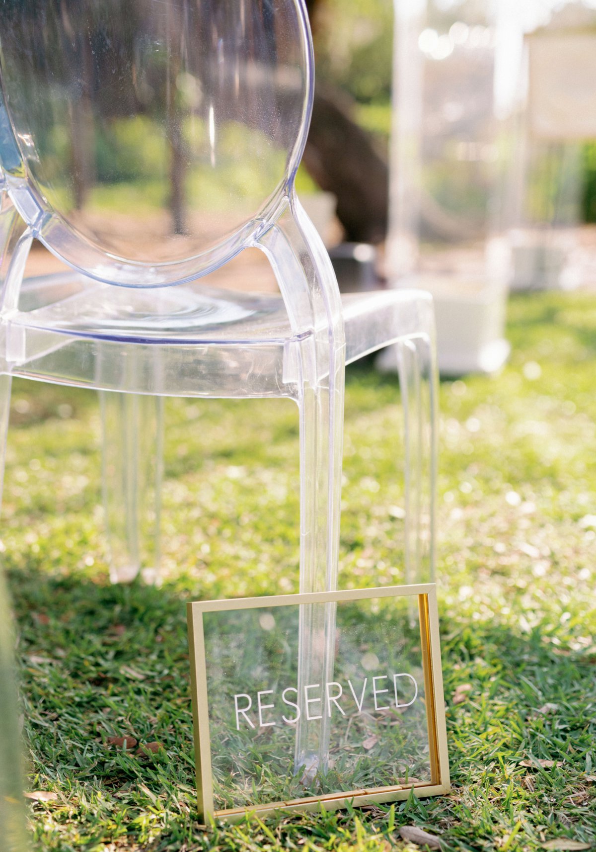 A White Modern Romantic Sarasota Wedding via TheELD.com