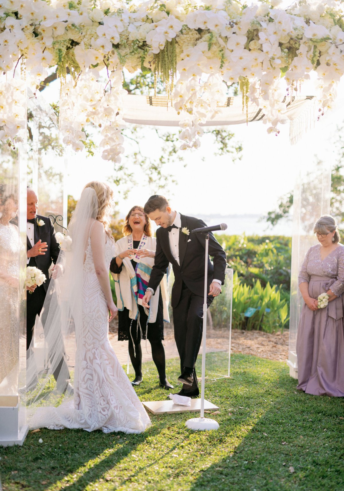 A White Modern Romantic Sarasota Wedding via TheELD.com