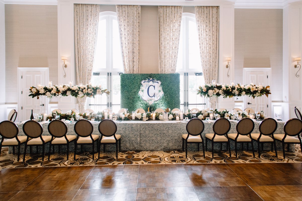 An Elegant Green & Navy Southern Wedding via TheELD.com