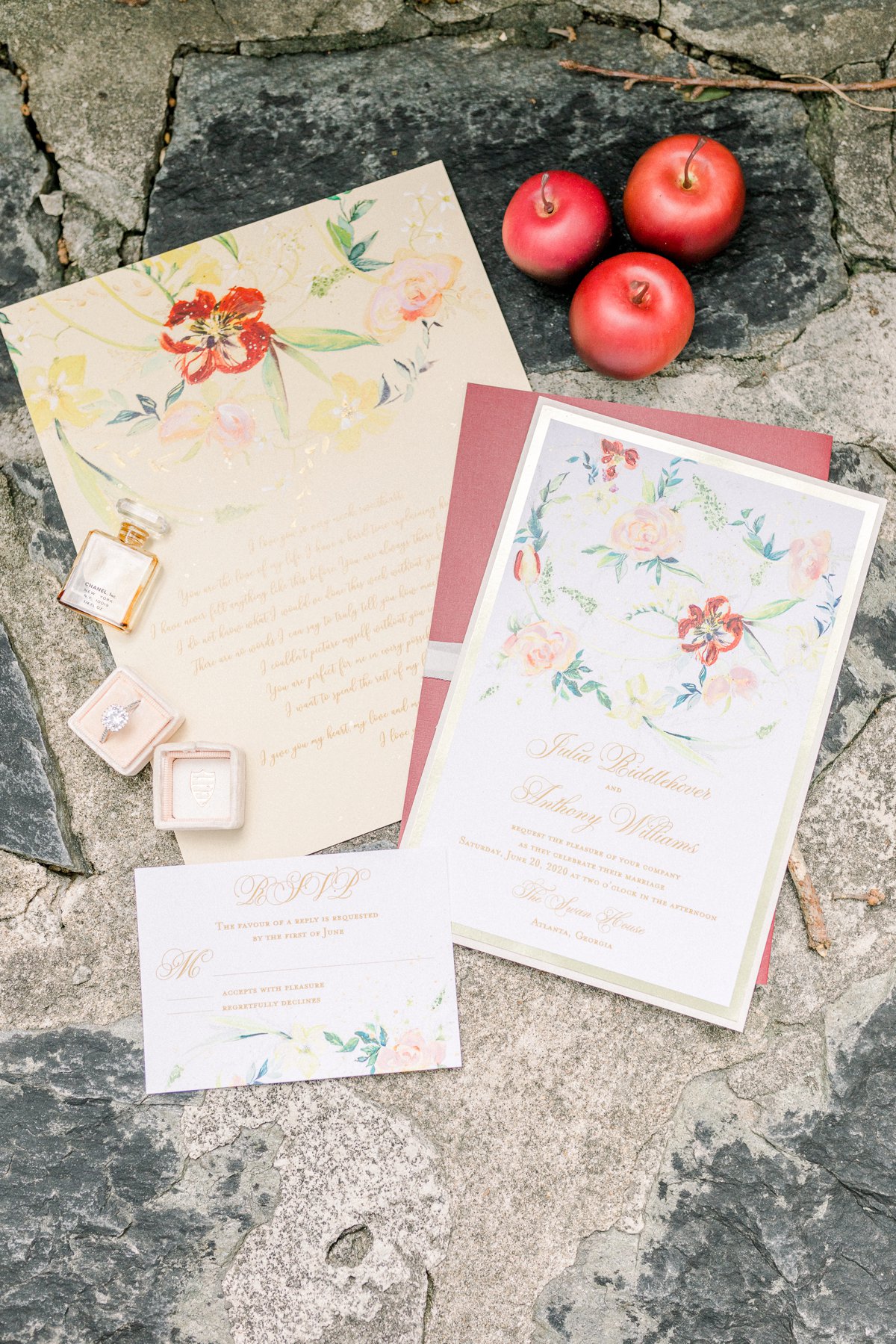 Vintage Elegant Red Wedding Ideas via TheELD.com