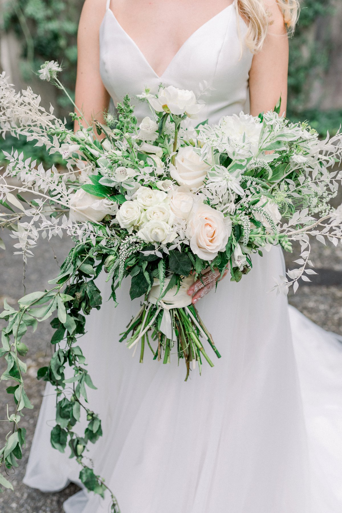 Vintage Elegant Red Wedding Ideas via TheELD.com