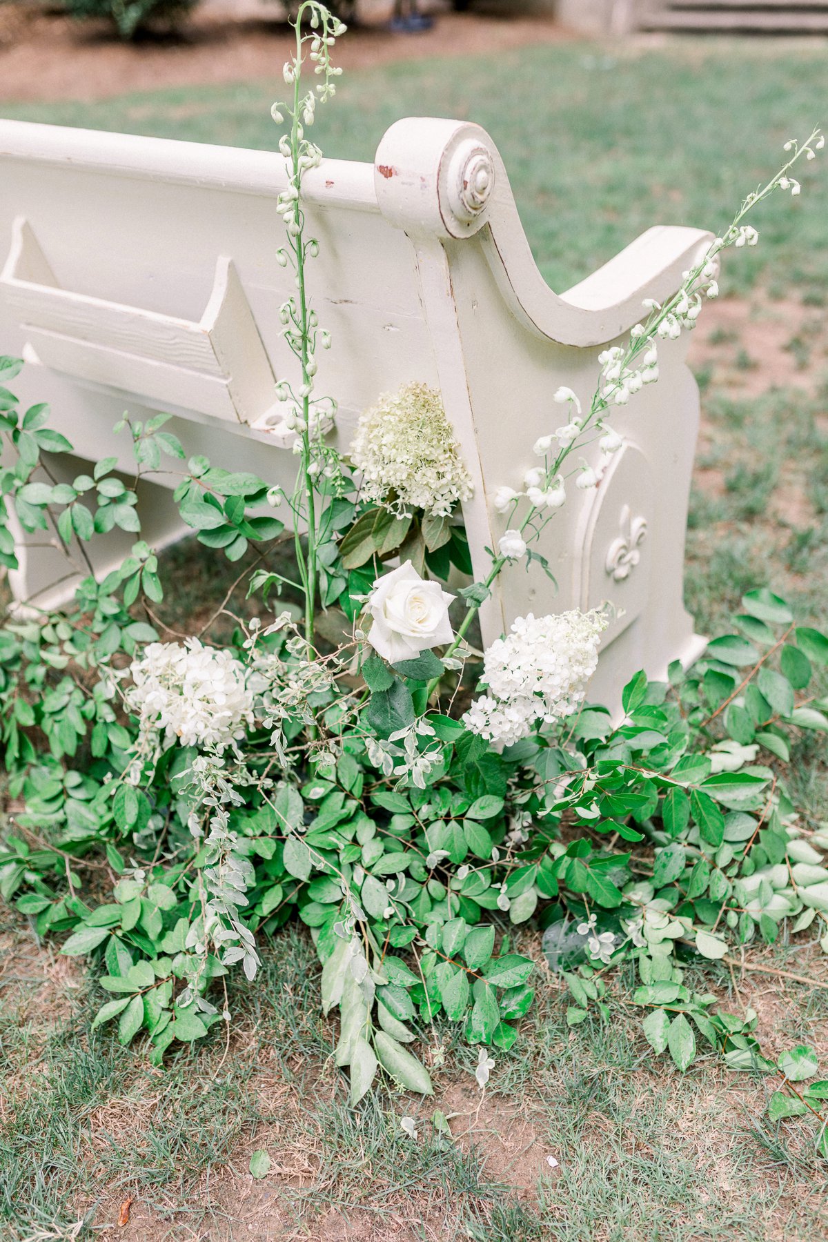 Vintage Elegant Red Wedding Ideas via TheELD.com