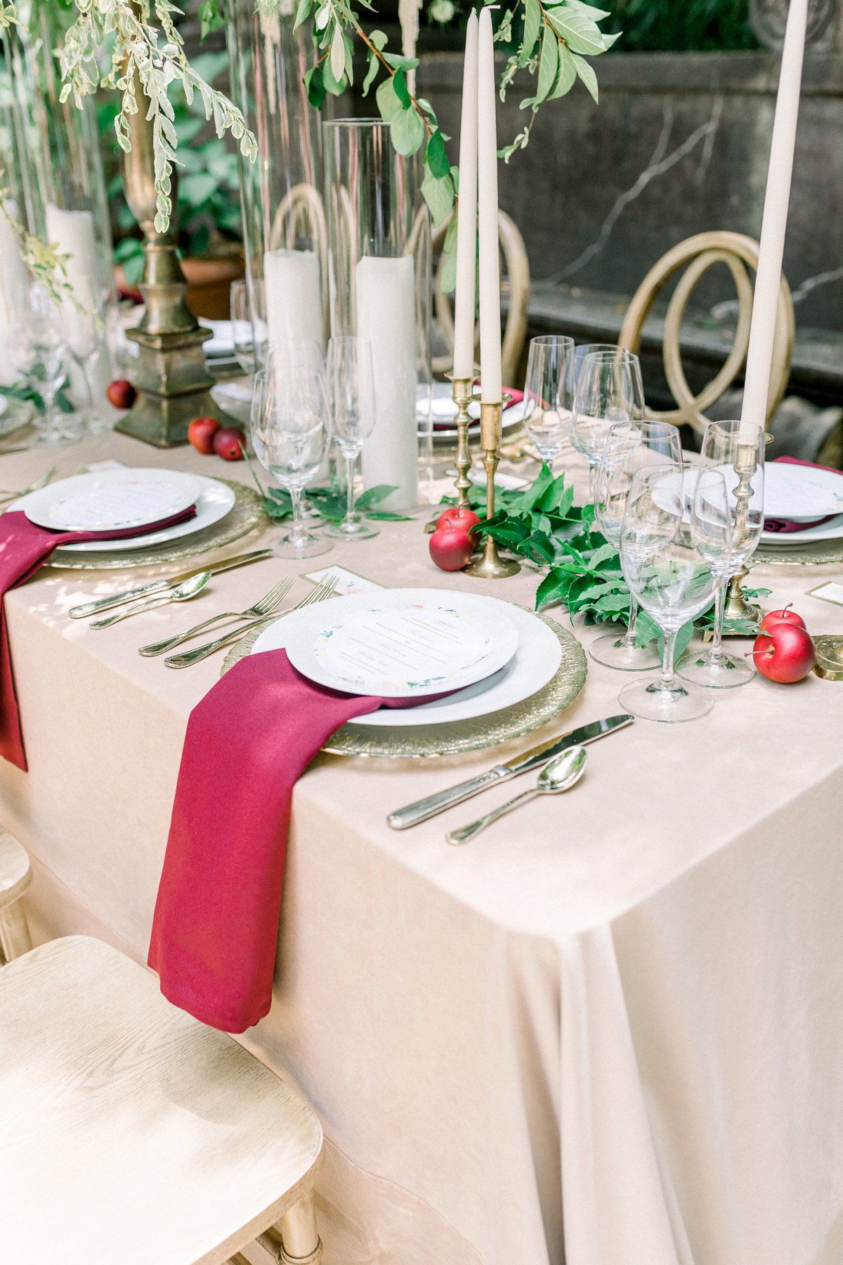 Vintage Elegant Red Wedding Ideas via TheELD.com