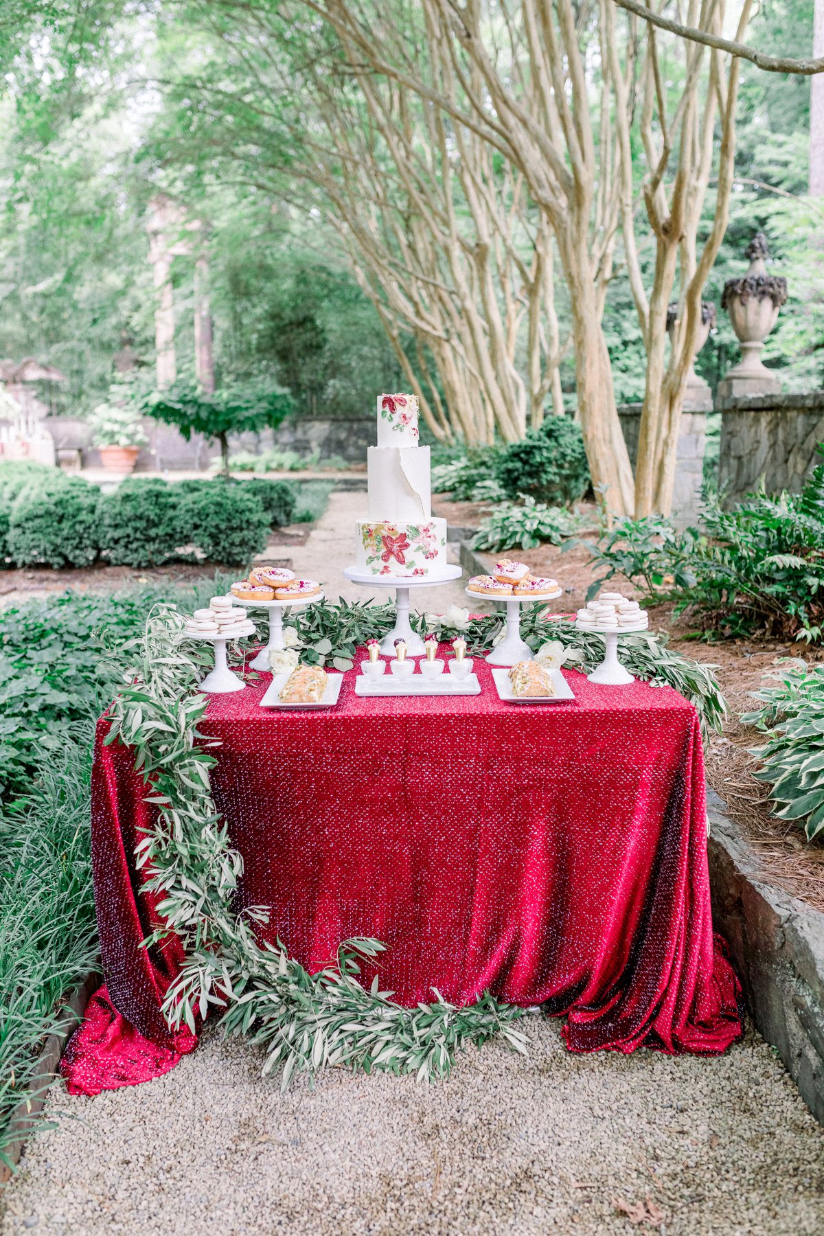 Vintage Elegant Red Wedding Ideas via TheELD.com