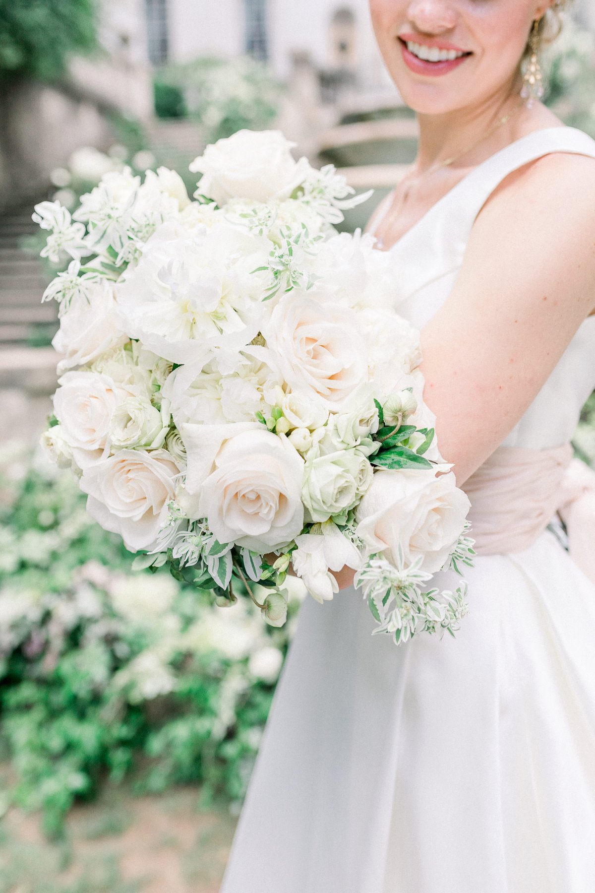 Vintage Elegant Red Wedding Ideas via TheELD.com