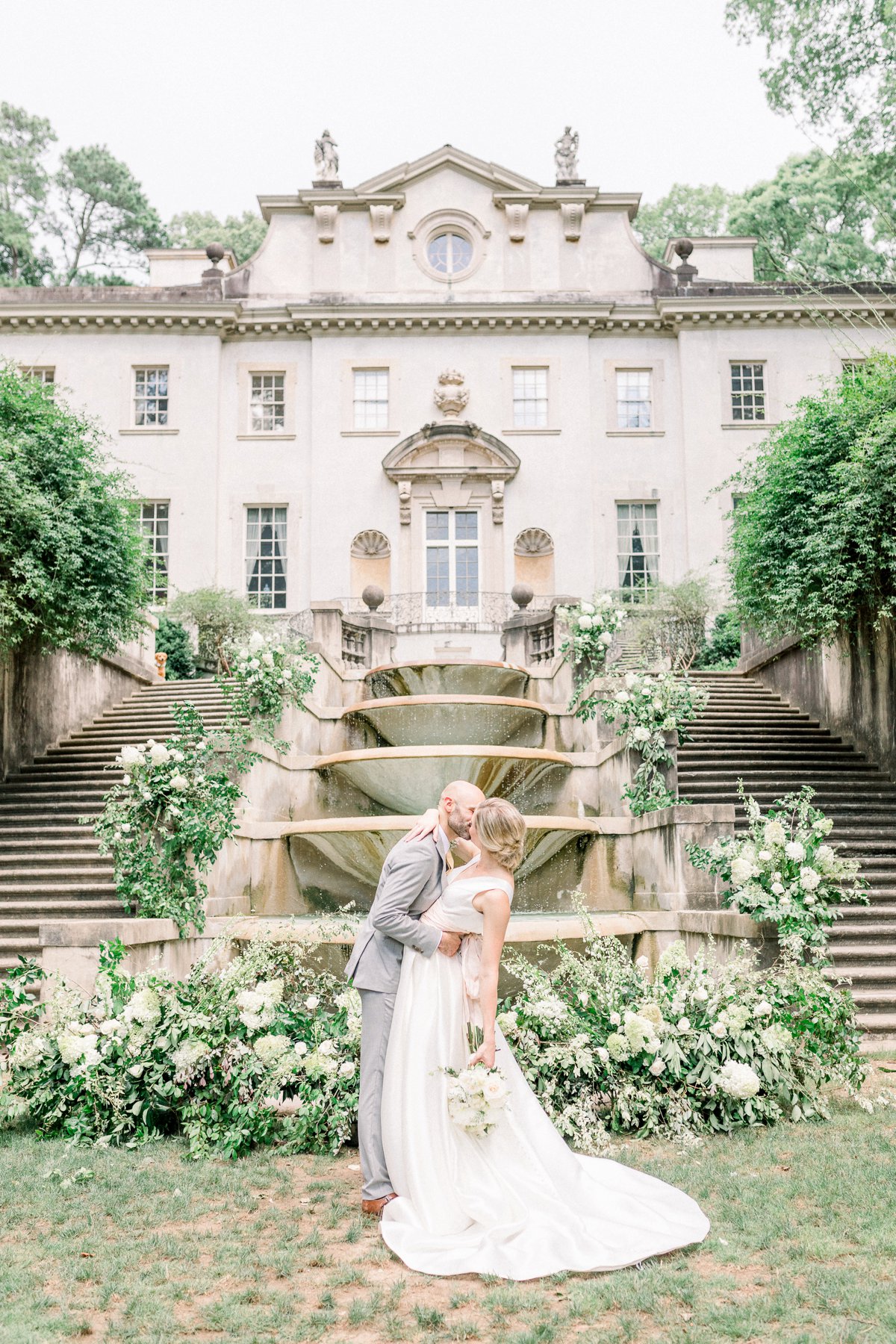 Vintage Elegant Red Wedding Ideas via TheELD.com