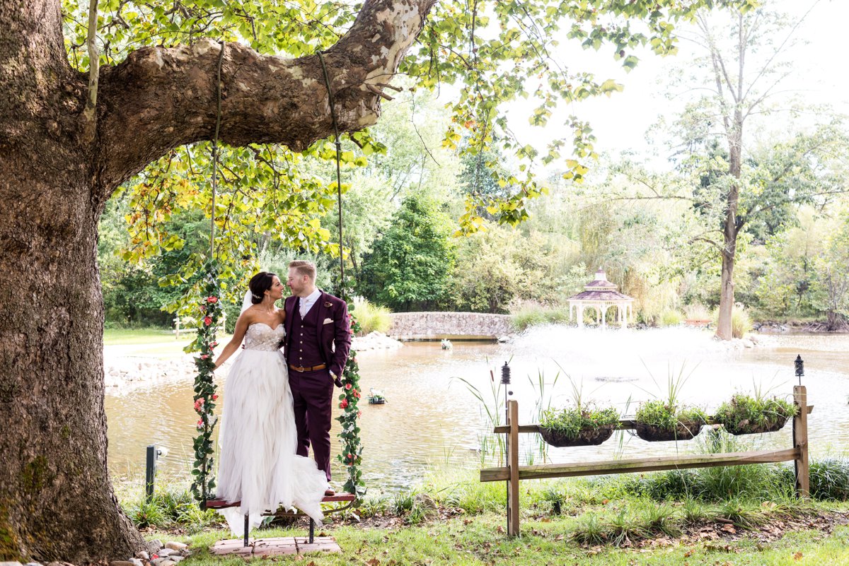 Fun & Elegant Pennsylvania Wedding via TheELD.com