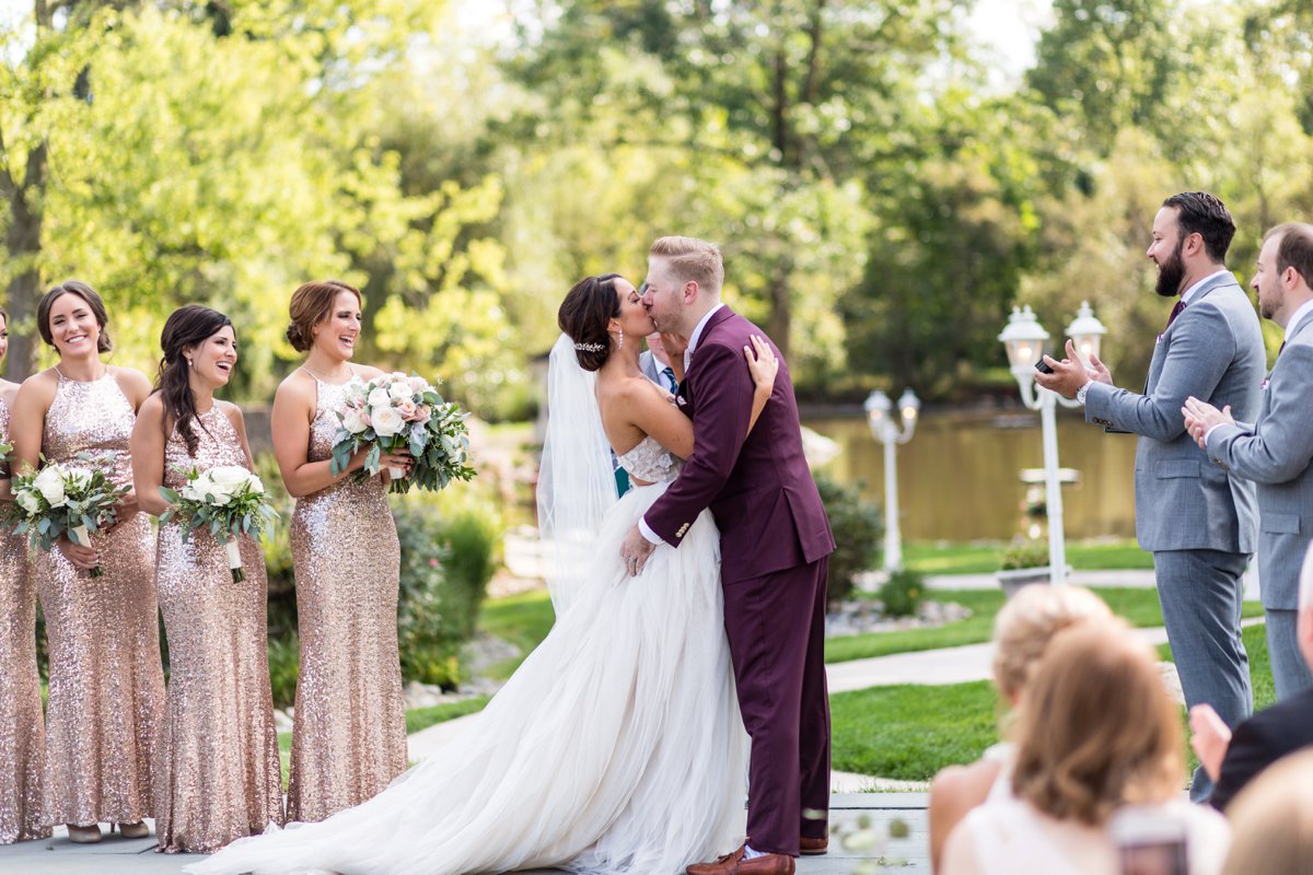 Fun & Elegant Pennsylvania Wedding via TheELD.com