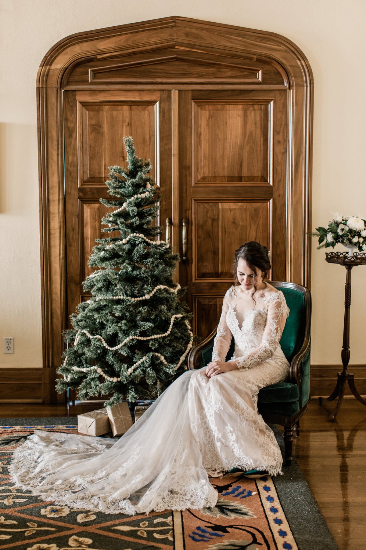 Modern Christmas Wedding Inspiration via TheELD.com