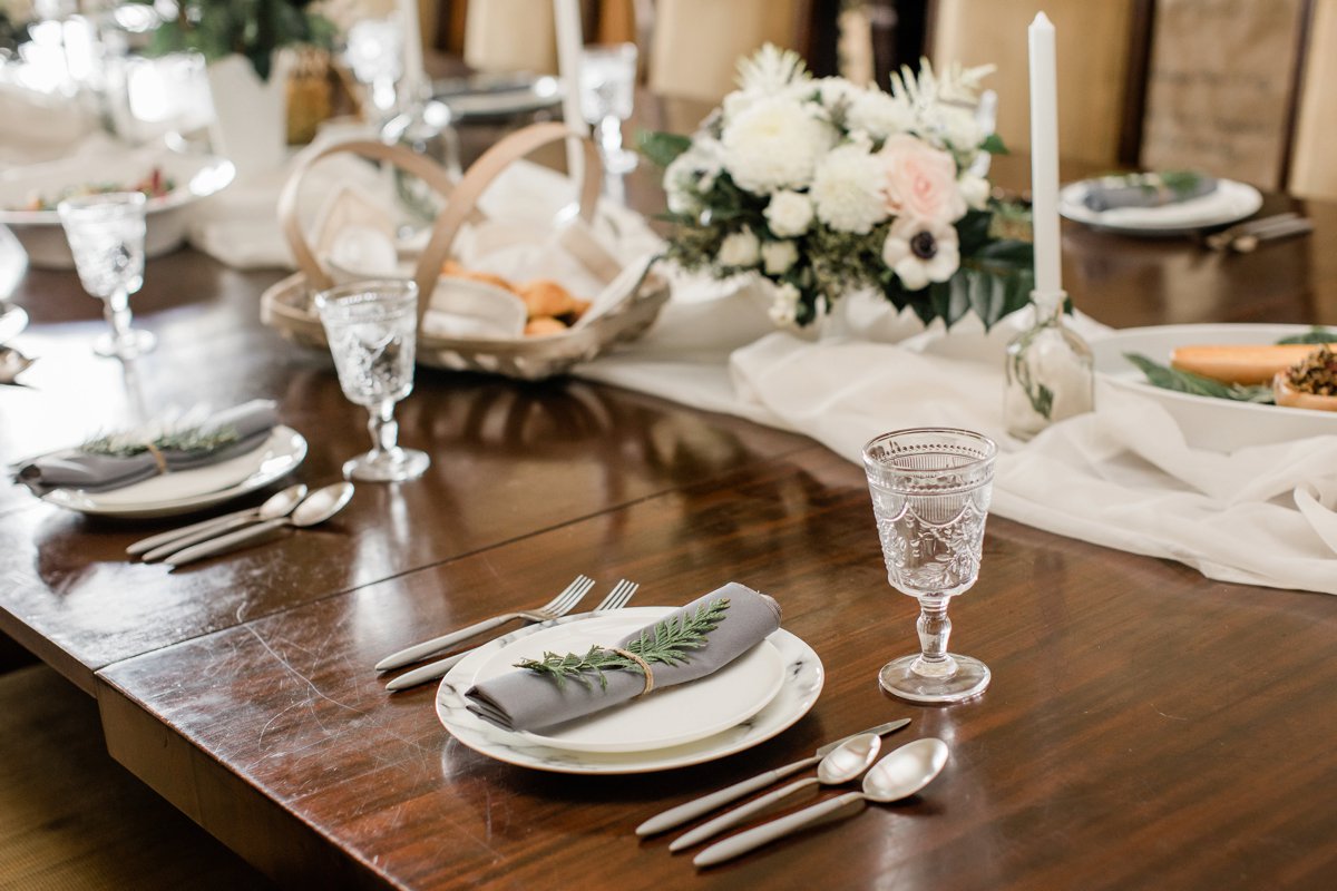 Modern Christmas Wedding Inspiration via TheELD.com