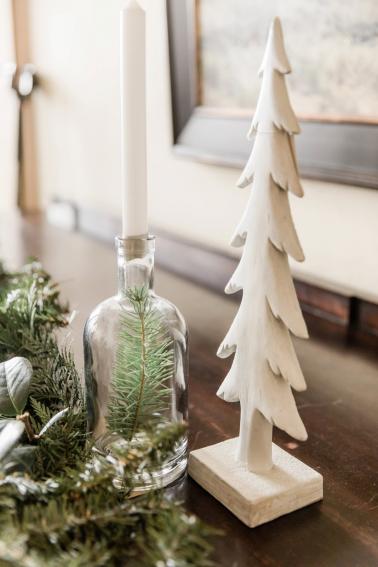 Modern Christmas Wedding Inspiration via TheELD.com