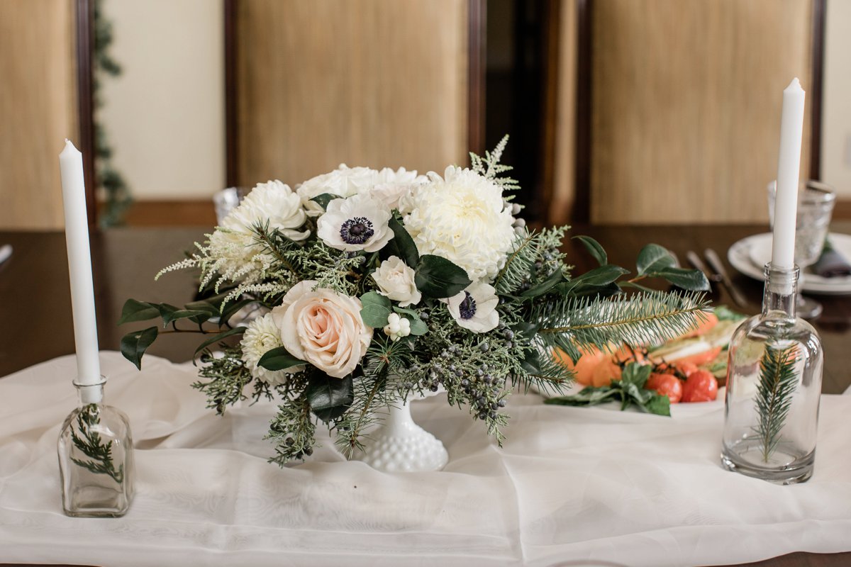 Modern Christmas Wedding Inspiration via TheELD.com