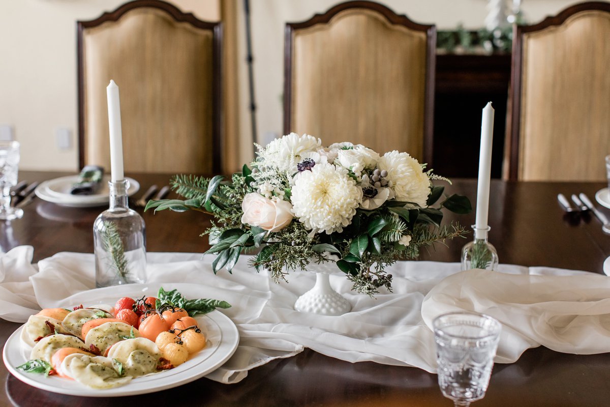 Modern Christmas Wedding Inspiration via TheELD.com