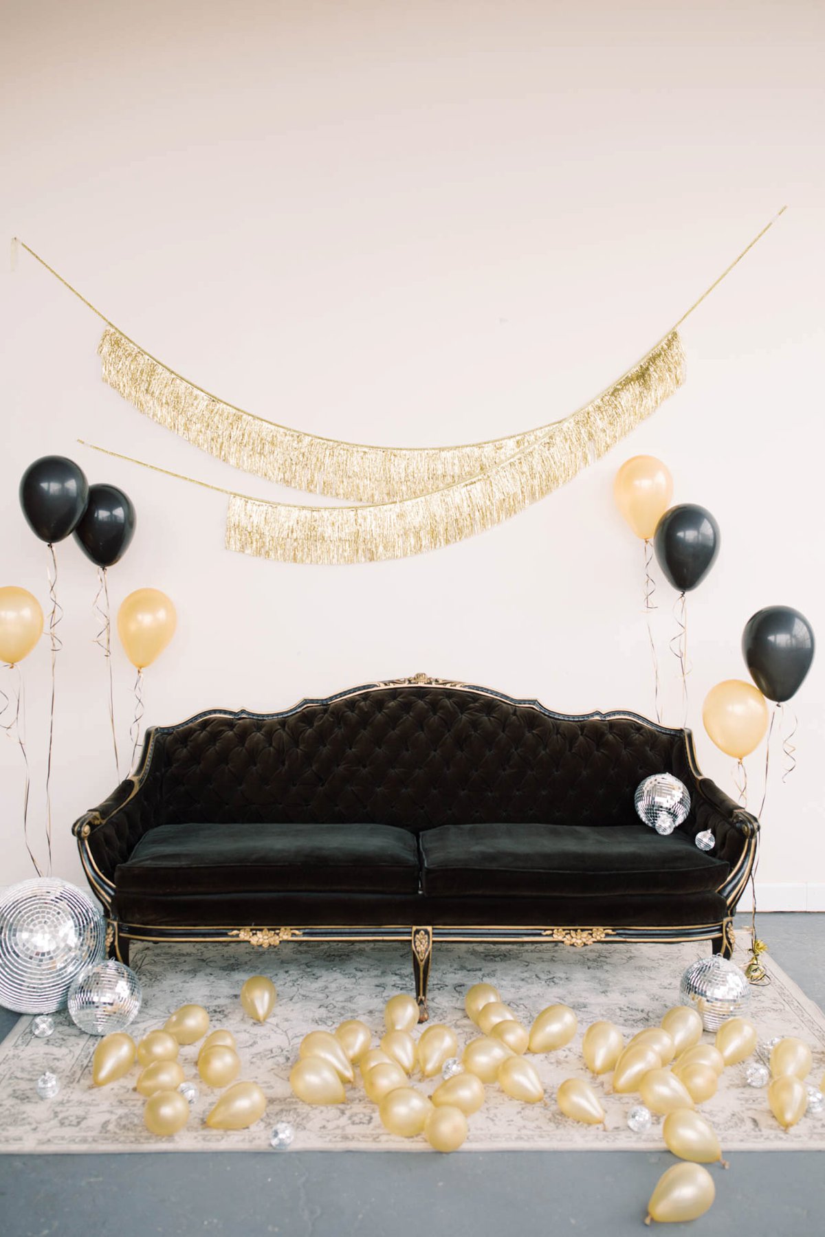 Modern Vintage New Years Eve Wedding Inspiration via TheELD.com