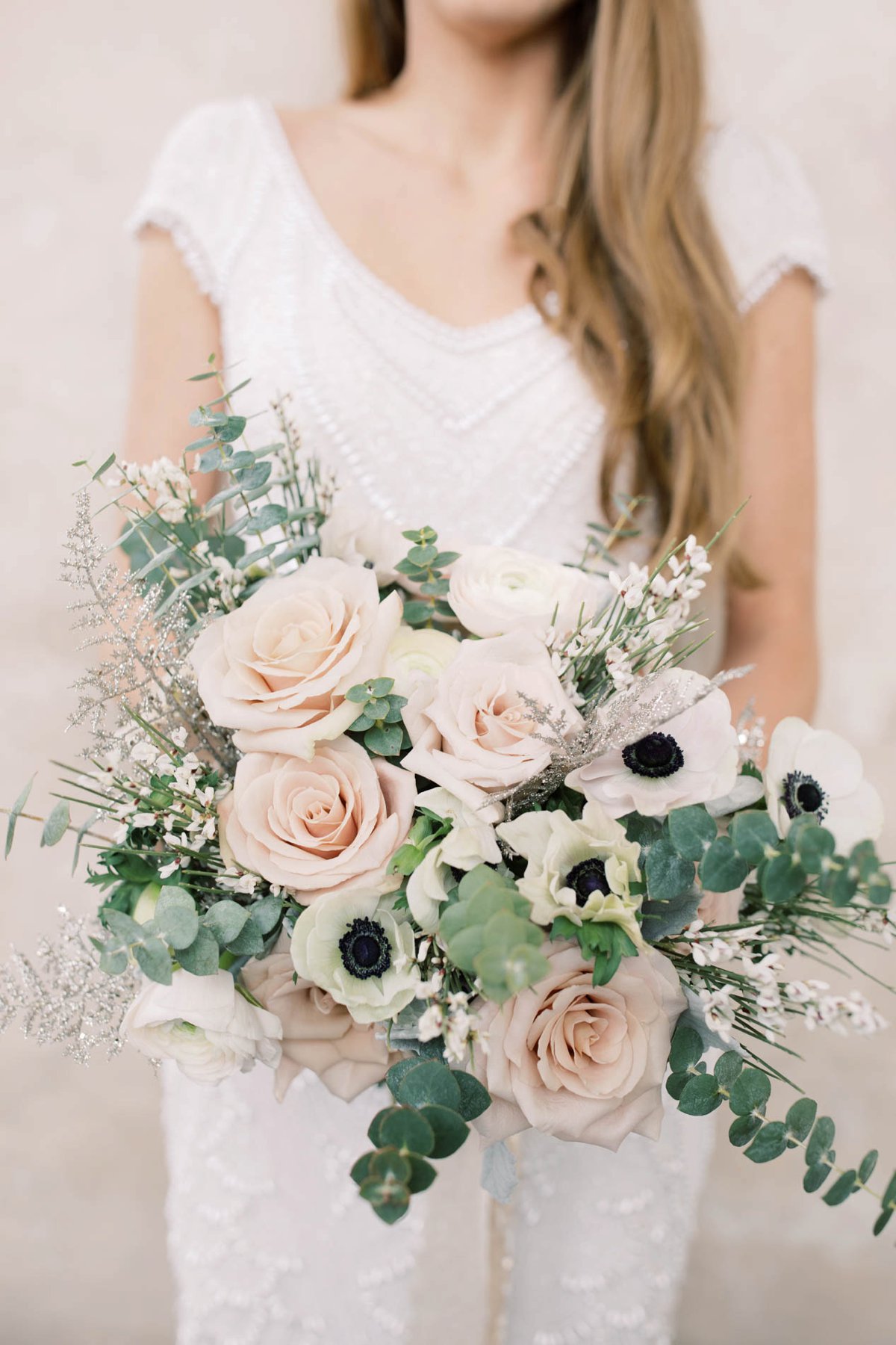 Modern Vintage New Years Eve Wedding Inspiration via TheELD.com