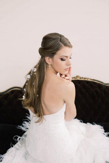 Modern Vintage New Years Eve Wedding Inspiration via TheELD.com