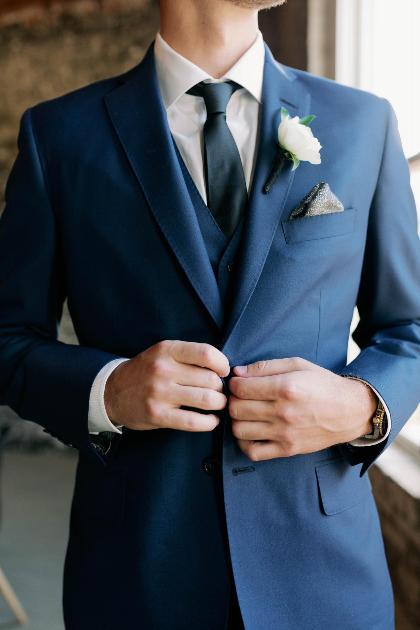Pantone's 2020 Color of the Year Classic Blue Wedding Inspiration ...