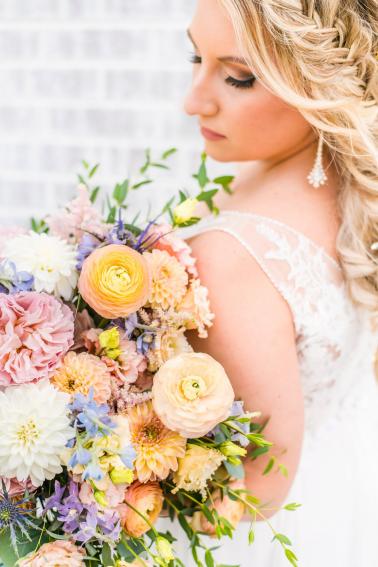 A Colorful Outdoor North Carolina Wedding via TheELD.com