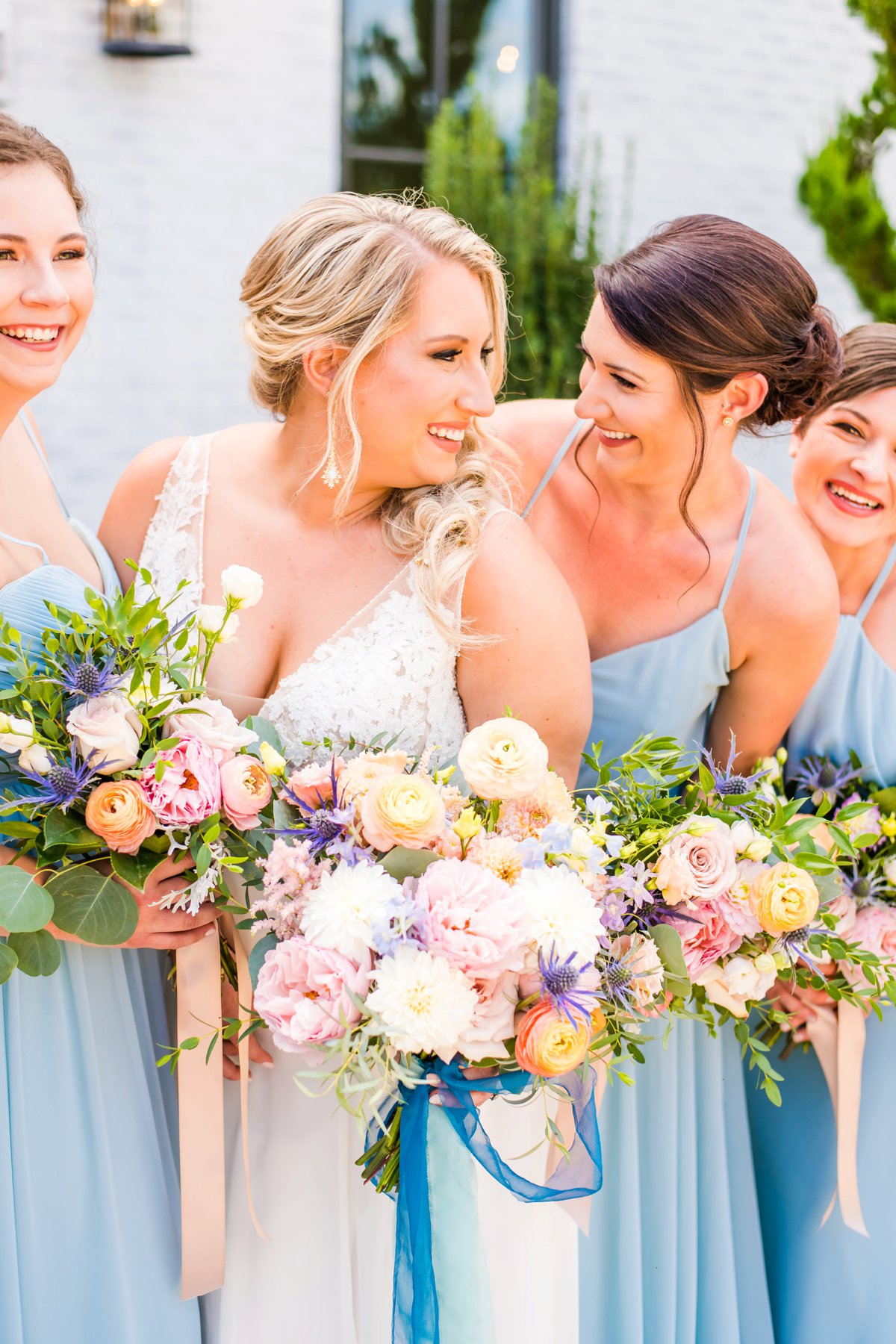 A Colorful Outdoor North Carolina Wedding via TheELD.com