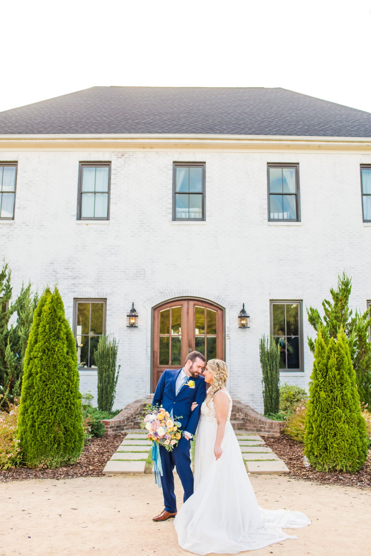 A Colorful Outdoor North Carolina Wedding via TheELD.com