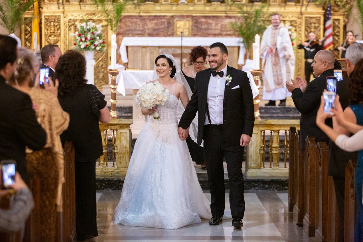 An All White Modern & Elegant Los Angeles Wedding via TheELD.com