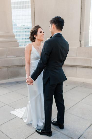 A Modern & Chic White Chicago Wedding via TheELD.com