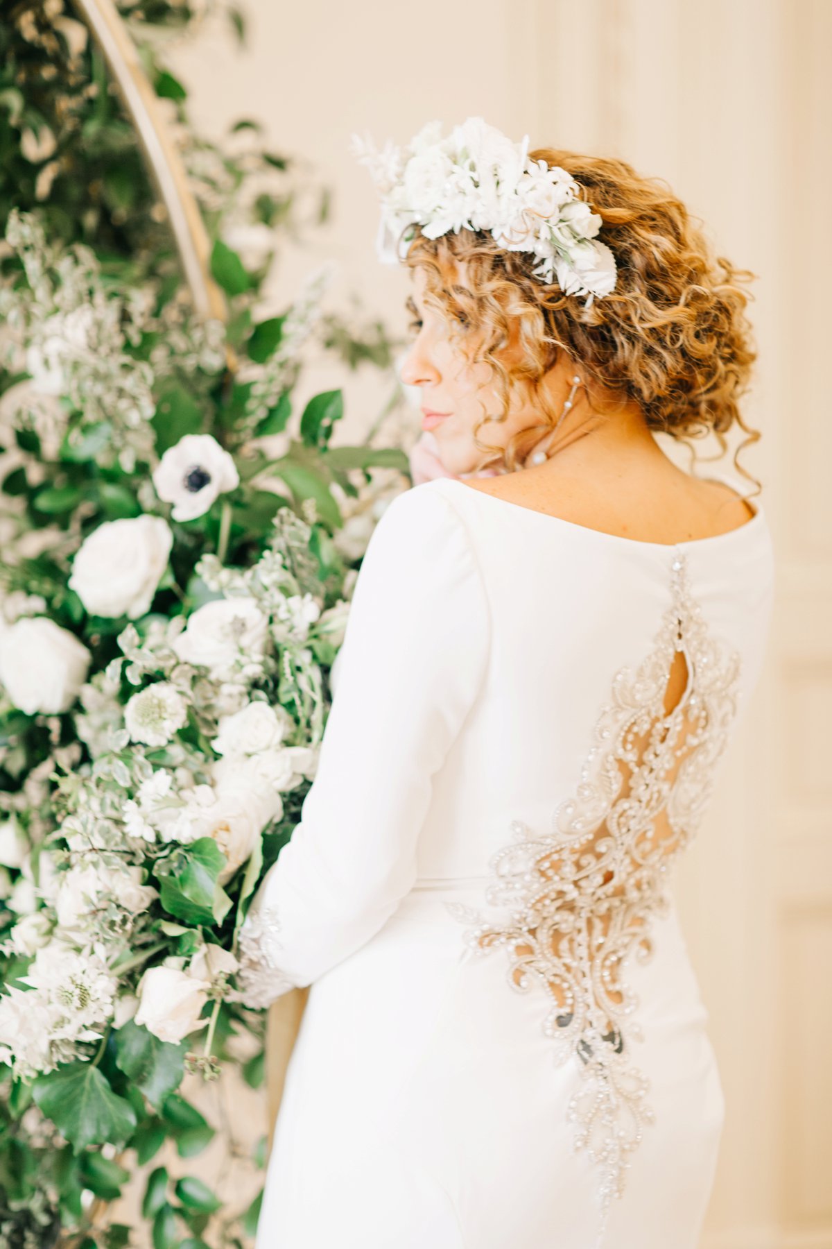 Elegant Black, White & Gold Texas Wedding Inspiration via TheELD.com