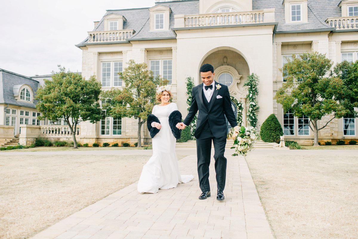 Elegant Black, White & Gold Texas Wedding Inspiration via TheELD.com