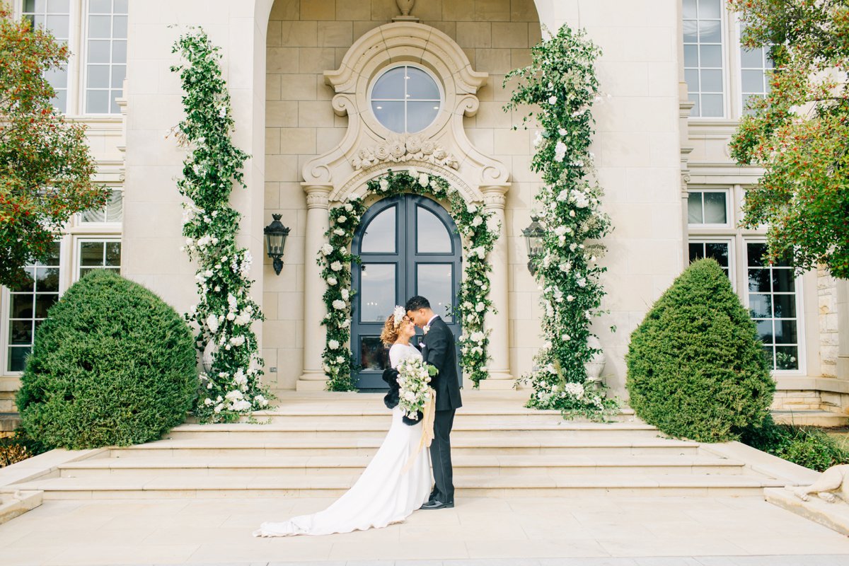 Elegant Black, White & Gold Texas Wedding Inspiration via TheELD.com