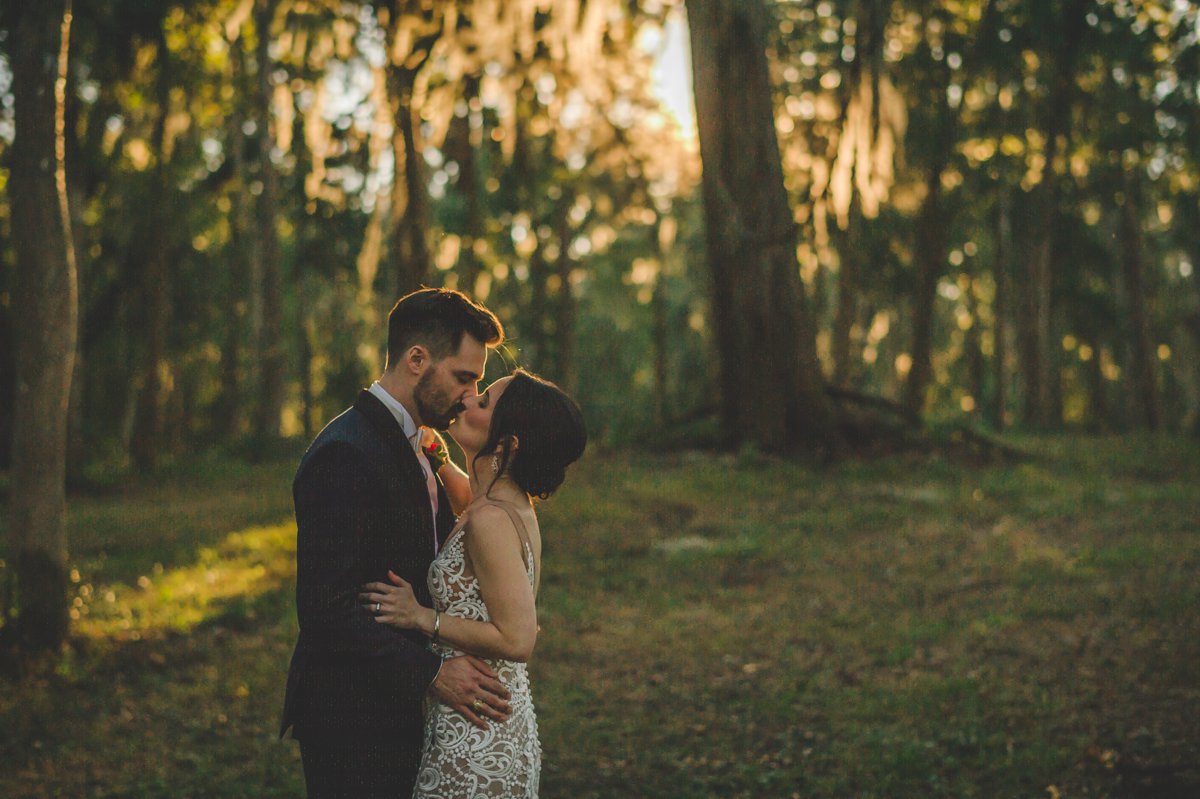 An Organic Riverside Old Florida Wedding via TheELD.com