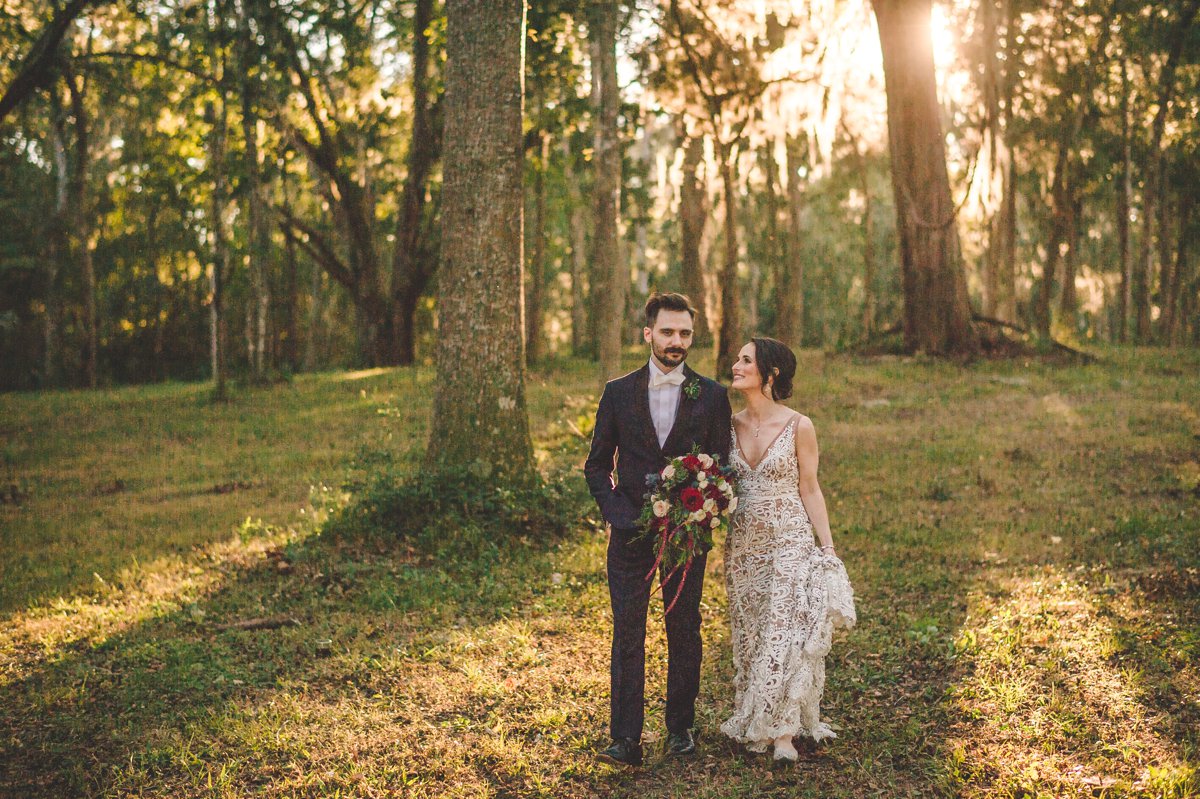 An Organic Riverside Old Florida Wedding via TheELD.com