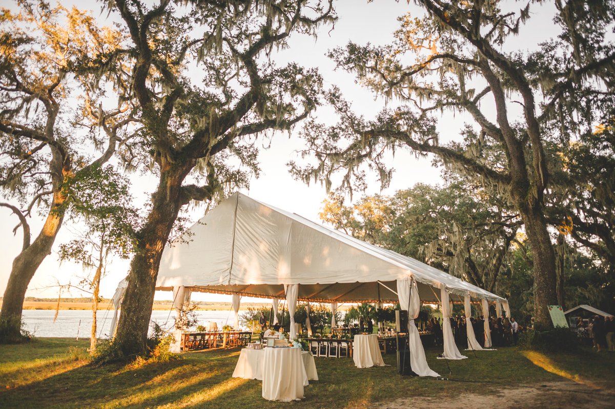An Organic Riverside Old Florida Wedding via TheELD.com