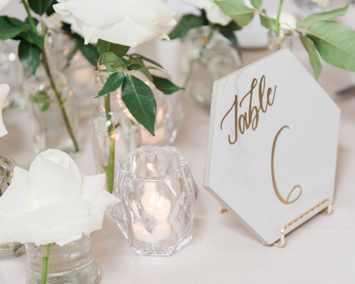 A Modern & Chic White Chicago Wedding via TheELD.com