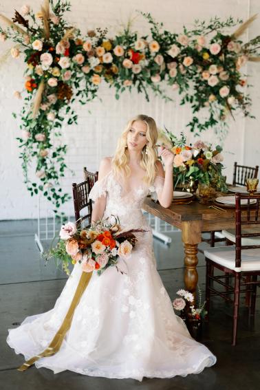 Chic 70s Retro Wedding Ideas via TheELD.com