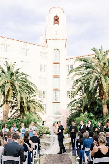 A Classic St. Petersburg Wedding with 1920s Style via TheELD.com
