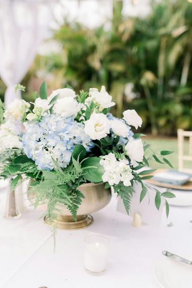 A Classic St. Petersburg Wedding with 1920s Style via TheELD.com