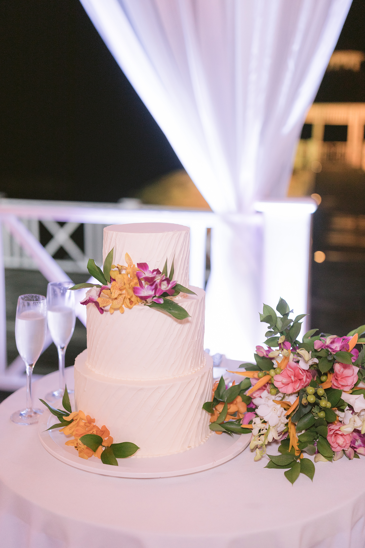 A Colorful Jamaica Destination Wedding via TheELD.com