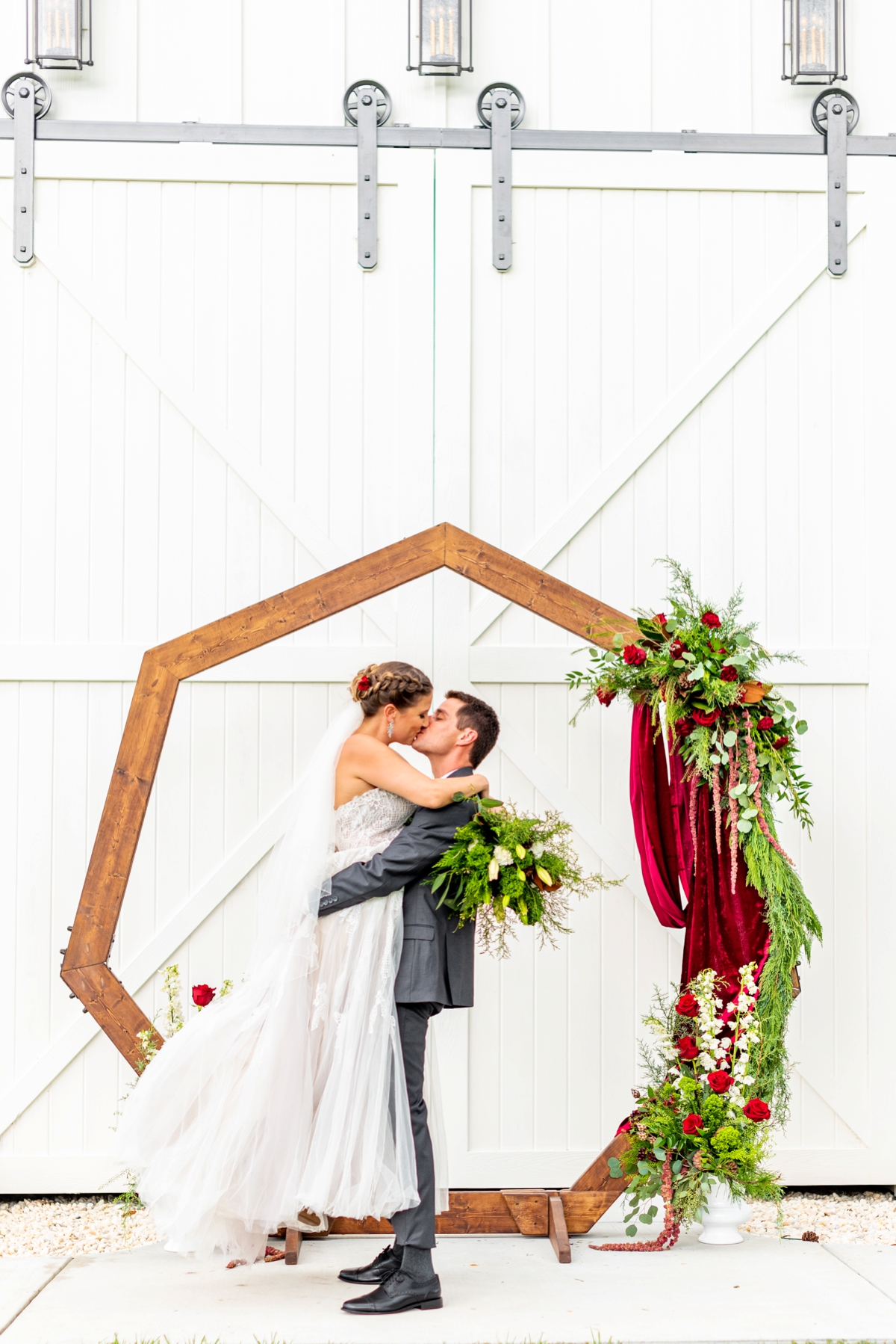 Festive Holiday Inspired Wedding Ideas via TheELD.com